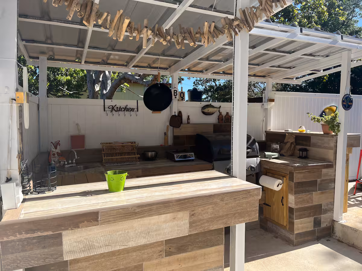 Patio and outdoor dining 1